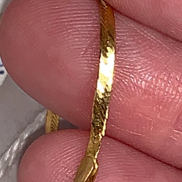 7 1/2 long 14 Kt Gold Herringbone Bracelet - Picture 9 of 10